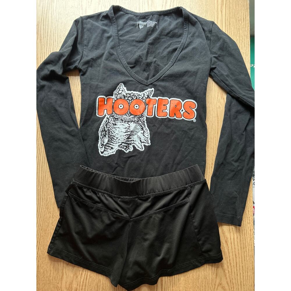 b20 Women 2pc Hooters Girl Uniform Long sleeve Top & Shorts size Xs Waist 12-16" - Picture 4 of 4